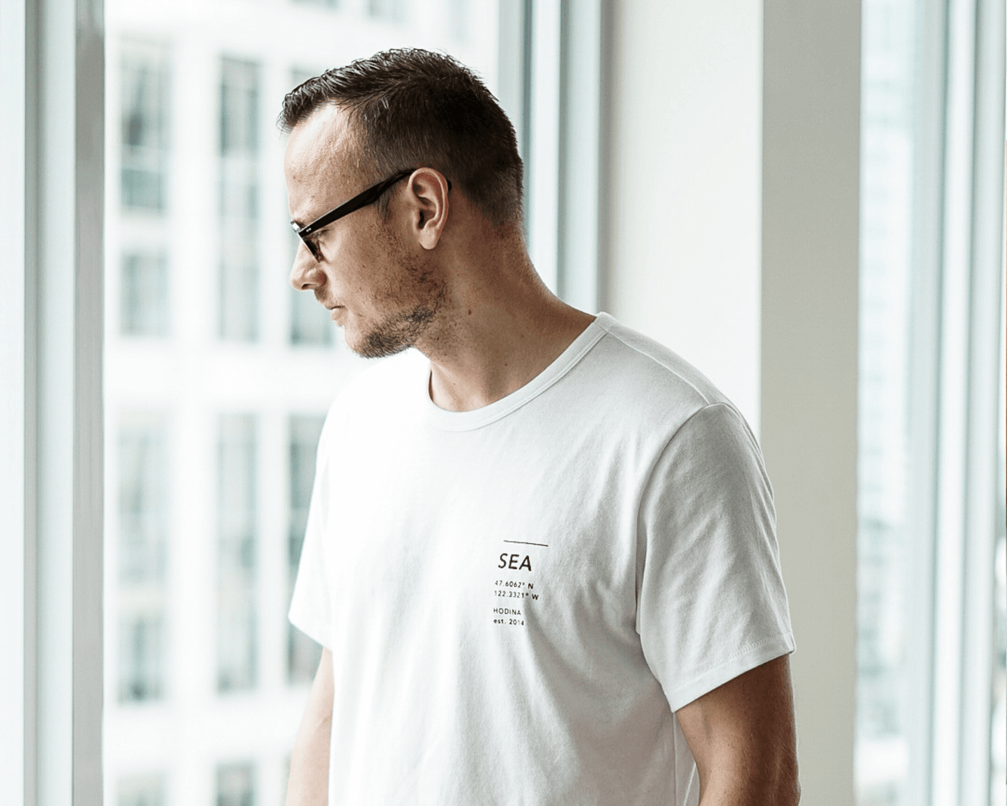 Location Tee / White — unisex